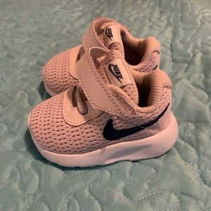 baby girl nike shoes